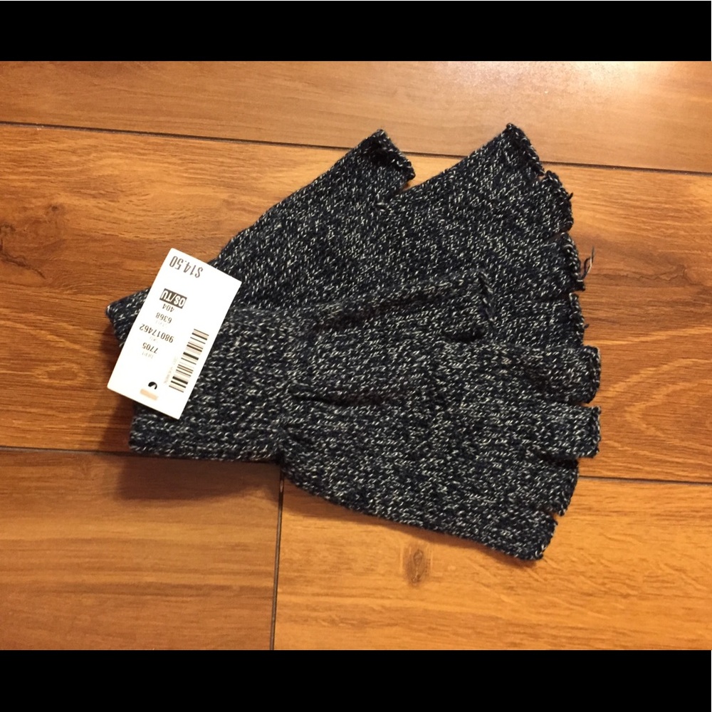 Fingerless gloves